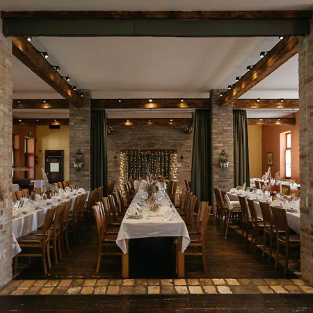 Sarlóspuszta Club Hotel 3*