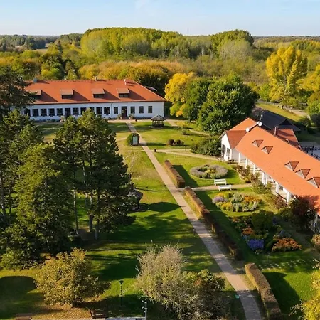 Sarlospuszta Club Hotel