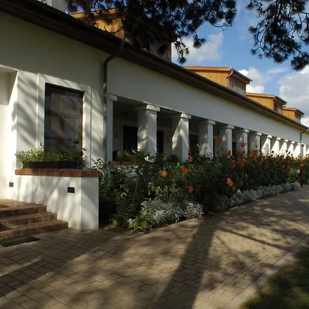 Sarlospuszta Club فندق Tatárszentgyörgy